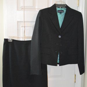 Evan Picone Skirt Suit size 6